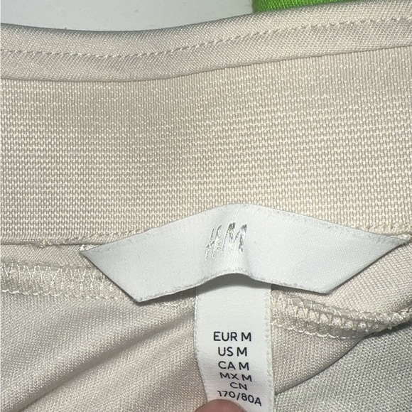 H&M Cream Skirt with Unique Hem *Purchased in Italy* - Picture 2 of 5